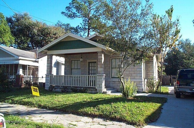 739 Acosta St in Jacksonville, FL - Building Photo - Building Photo