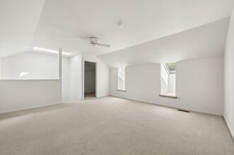 13 Woodstream Dr in Chesterbrook, PA - Building Photo - Building Photo