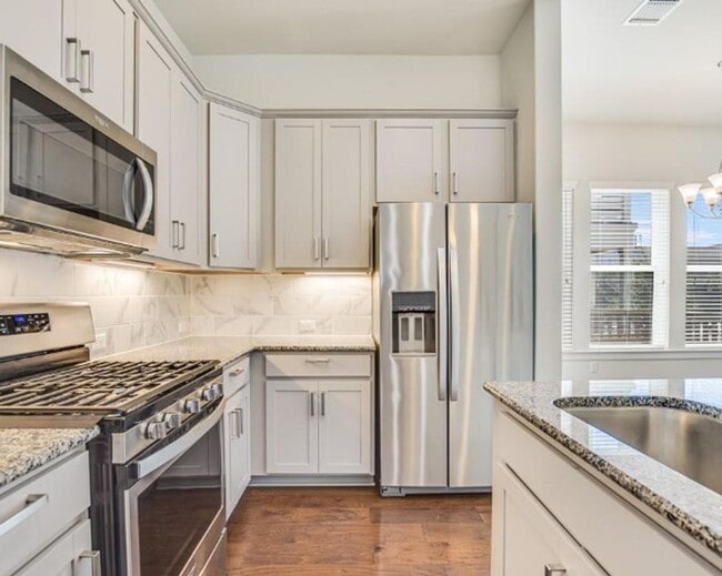 2704 Zach Scott St in Austin, TX - Building Photo - Building Photo