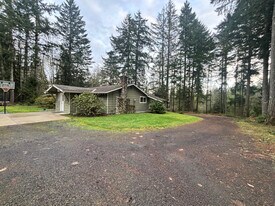 4920 Gravelly Beach Rd NW in Olympia, WA - Building Photo