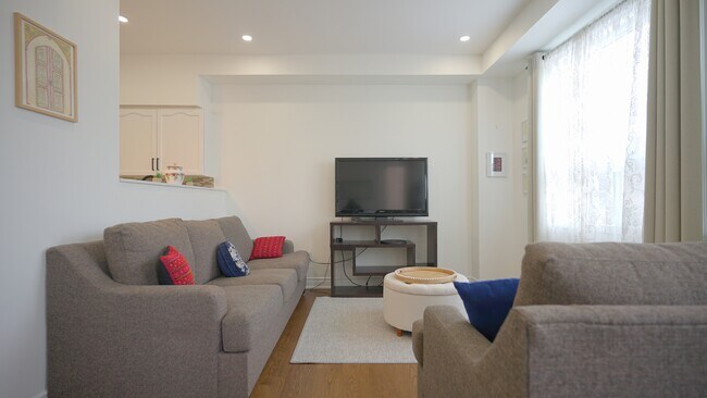 7155-7155 Magistrate Terrace in Mississauga, ON - Building Photo - Building Photo