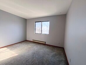 615 S Virginia Rd in Crystal Lake, IL - Building Photo - Building Photo