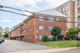 Ballston Garden Apartments in Arlington, VA - Building Photo - Building Photo