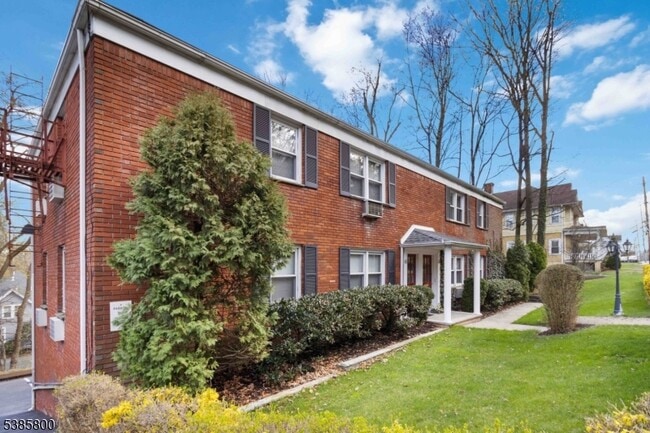 46 Mt Kemble Ave in Morristown, NJ - Building Photo - Building Photo