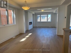 38 Suzuki St in Barrie, ON - Building Photo - Building Photo