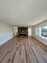 1429 Bay St, Unit D in Alameda, CA - Foto de edificio - Building Photo