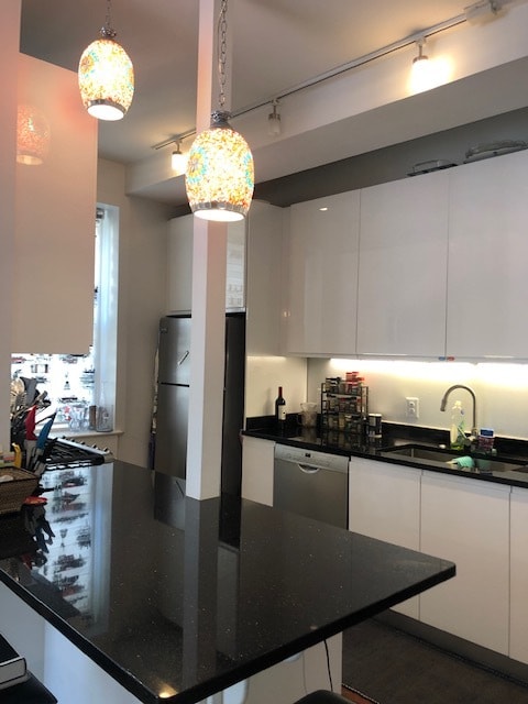 1725 17th St NW, Unit 111 in Washington, DC - Foto de edificio - Building Photo