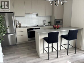 510-3079 TRAFALGAR Road in Oakville, ON - Building Photo - Building Photo