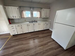 321 W Maple St in Columbus, KS - Foto de edificio - Building Photo