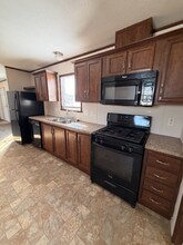 84 Dunlap Cir in Oxford, MI - Foto de edificio - Building Photo