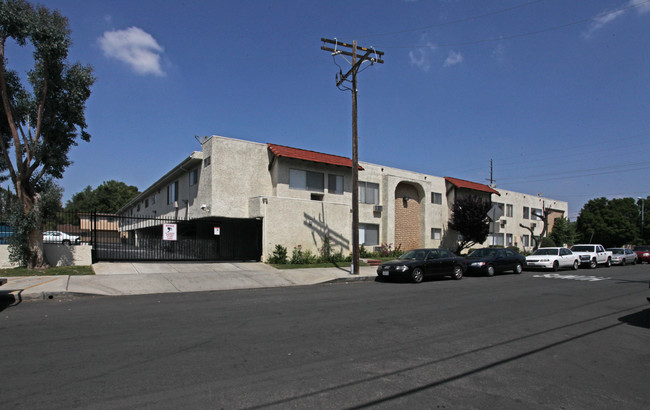 13450 Van Owen St in Van Nuys, CA - Building Photo - Building Photo