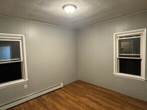 19 Covell St, Unit 1 in Providence, RI - Foto de edificio - Building Photo