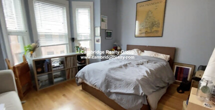 212 Green St, Unit 2A in Cambridge, MA - Foto de edificio - Building Photo