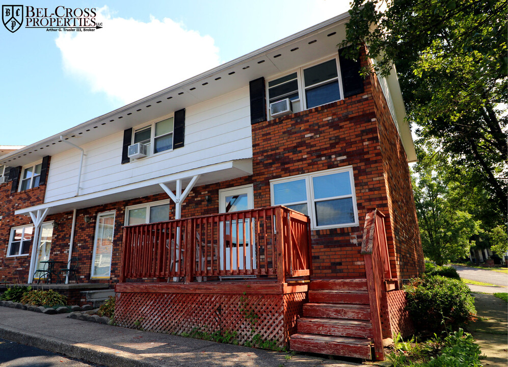 22 Dorsey Ln in Morgantown, WV - Building Photo