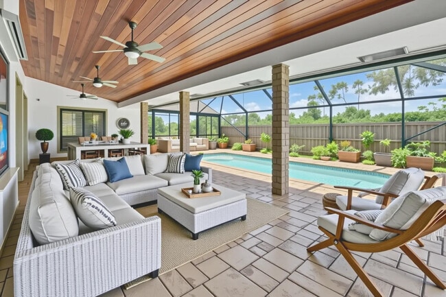 property at 4256 Gleneagles Dr
