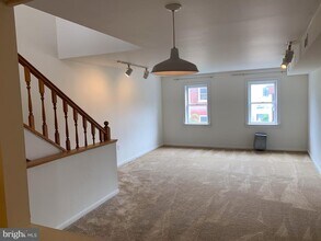 1211 Locust St in Philadelphia, PA - Building Photo - Building Photo