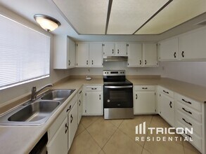 5129 W Sanna St in Glendale, AZ - Building Photo - Building Photo