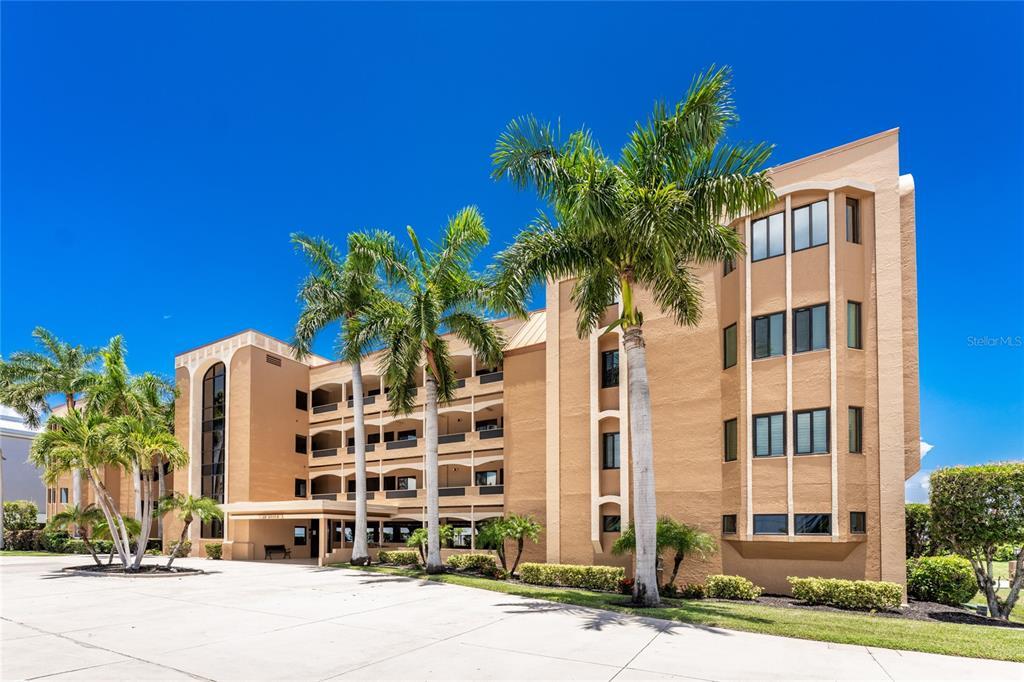 1601 Park Beach Cir in Punta Gorda, FL - Building Photo