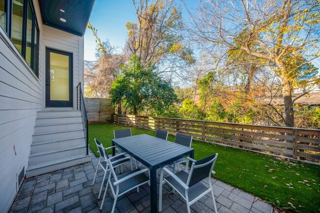 2501 Julian St in Houston, TX - Building Photo - Building Photo