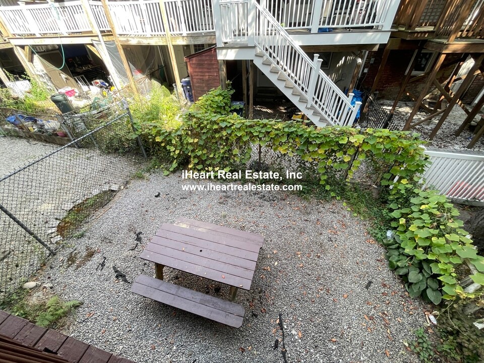 474 E 7th St, Unit #1 in Boston, MA - Building Photo