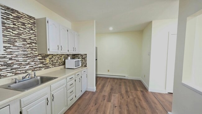 8 Wall St in Foxboro, MA - Building Photo - Building Photo