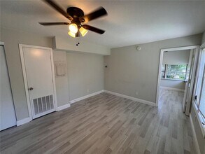 5426 31st Ave S in Gulfport, FL - Building Photo - Building Photo