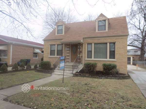 8738 S Utica Ave in Evergreen Park, IL - Building Photo