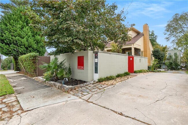 2035 Manchester St NE in Atlanta, GA - Building Photo - Building Photo