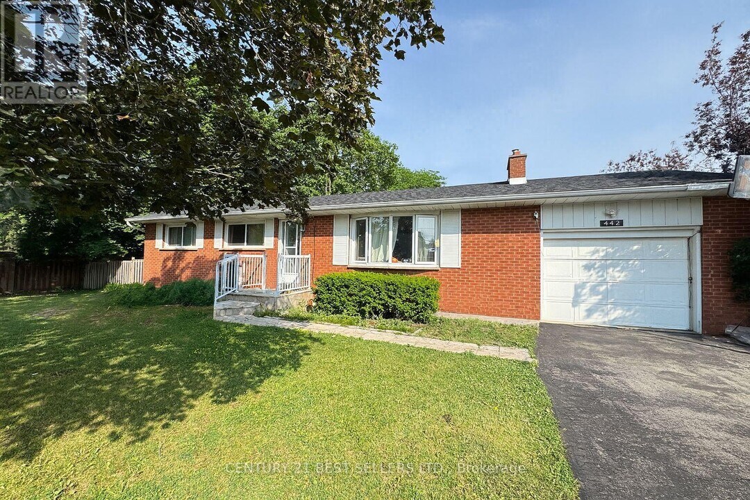 442 Mountainview Dr in Milton, ON - Building Photo