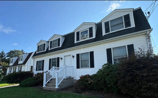 263 Middletown Ave, Unit 263 Middletown Avenue in Wethersfield, CT - Foto de edificio - Building Photo