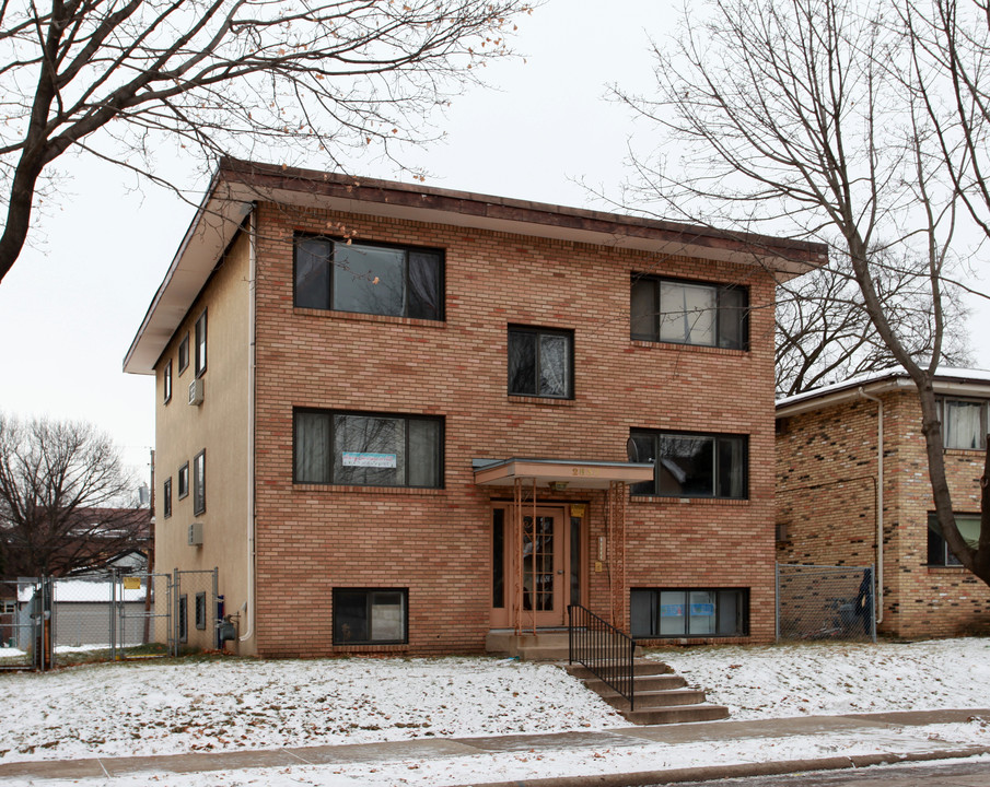 2837 30th Ave S in Minneapolis, MN - Building Photo