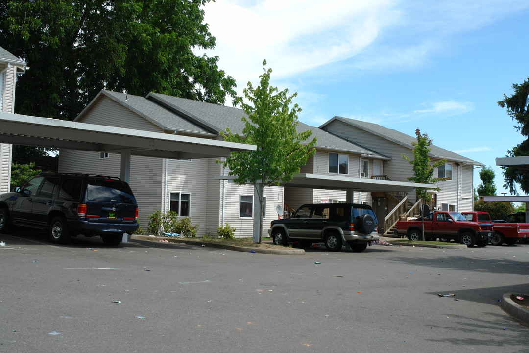 951-987 Plymouth Dr NE in Salem, OR - Building Photo