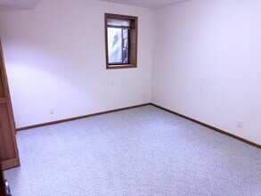 4721 242nd Ave SE, Unit #2 in Issaquah, WA - Foto de edificio - Building Photo