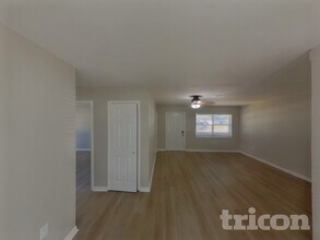 4000 Berkshire Dr in Sarasota, FL - Building Photo - Building Photo