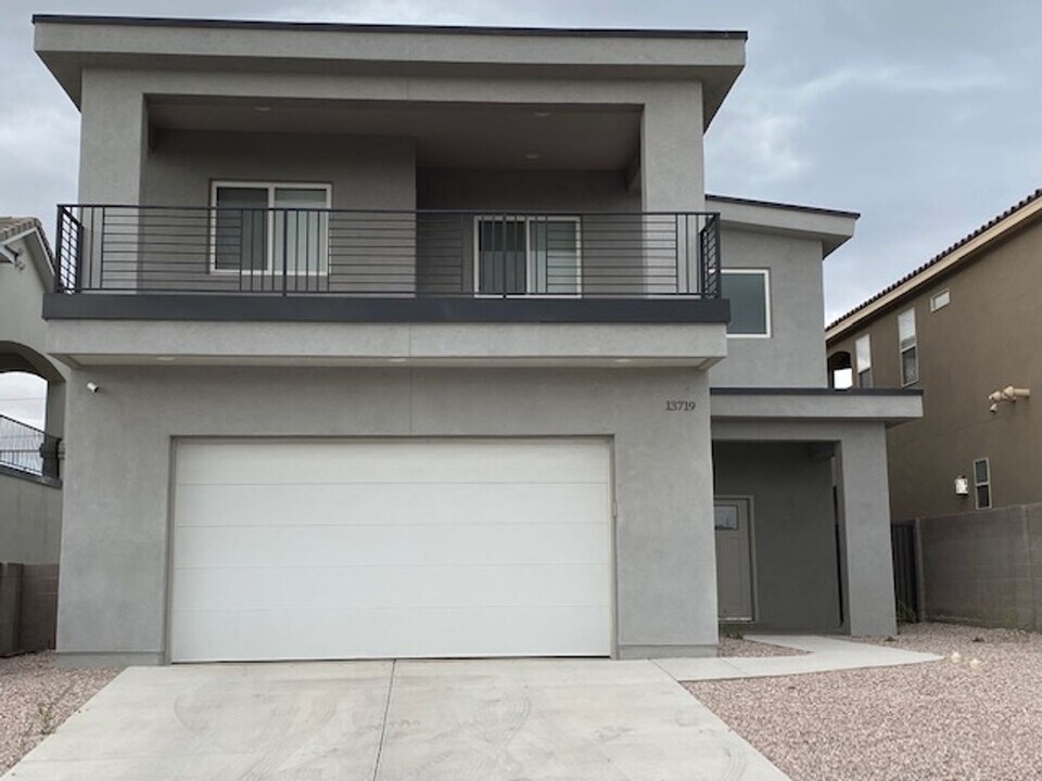 13719 Covered Wagon Ave SE in Albuquerque, NM - Building Photo