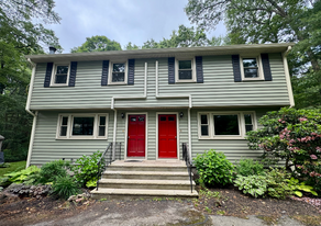 4 Link St in Foxboro, MA - Building Photo