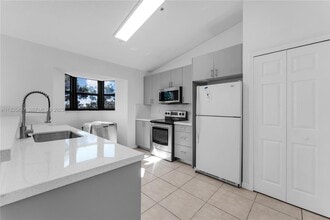 22921 SW 88th Pl in Cutler Bay, FL - Building Photo - Building Photo