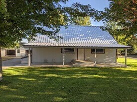 1223 Burrell Ave in Lewiston, ID - Building Photo