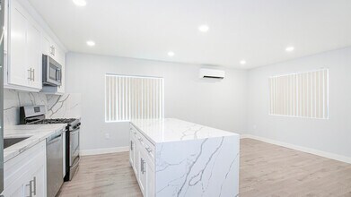 12258 Vanowen St in North Hollywood, CA - Building Photo - Building Photo