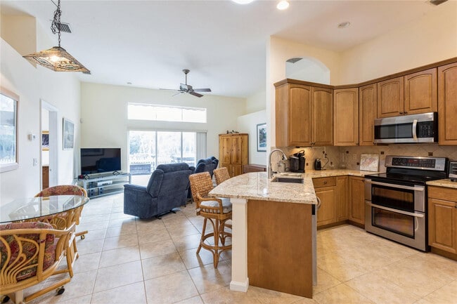 8121 SW Yachtsmans Dr in Stuart, FL - Building Photo - Building Photo