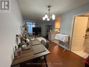 3 Rean Dr in Toronto, ON - Building Photo - Building Photo