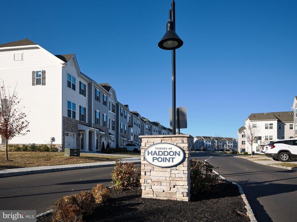 39 Ortiz Dr in Pennsauken, NJ - Building Photo