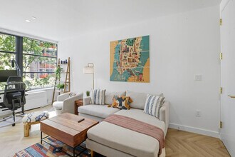 980 6th Ave in New York, NY - Building Photo - Building Photo