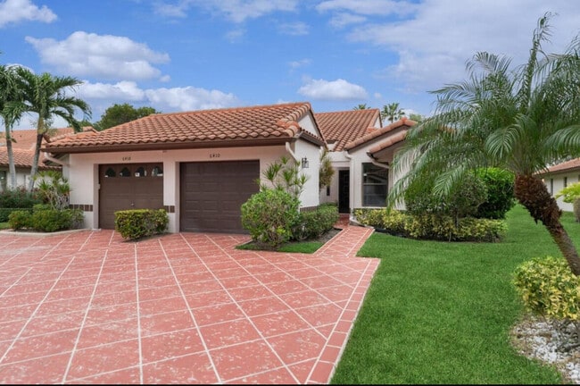 property at 6410 Royal Manor Cir