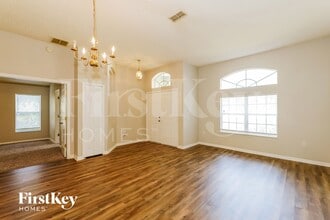 2411 Dumas Dr in Deltona, FL - Building Photo - Building Photo