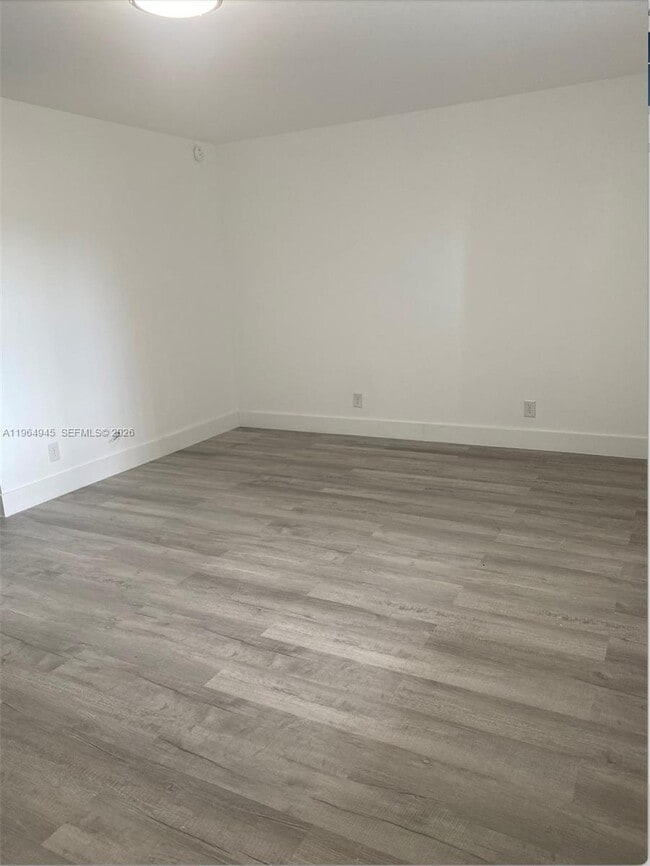 13455 SW 9th Ct in Pembroke Pines, FL - Foto de edificio - Building Photo