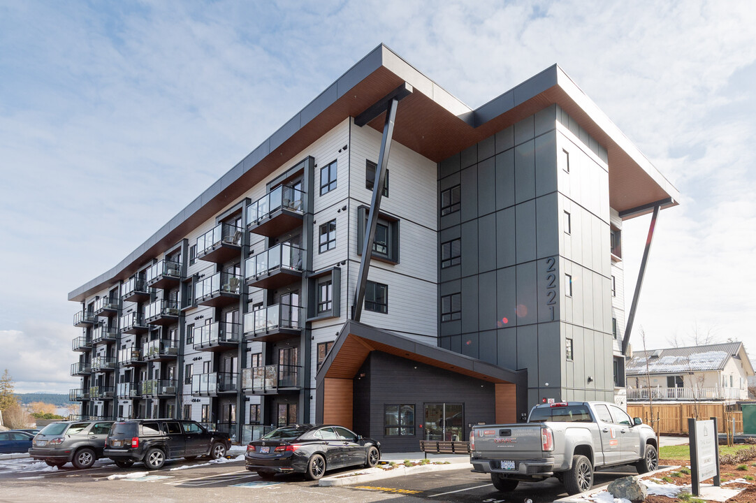 Nest in Campbell River, BC - Building Photo