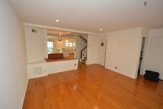 2847 Harbor Blvd in Oxnard, CA - Foto de edificio - Building Photo