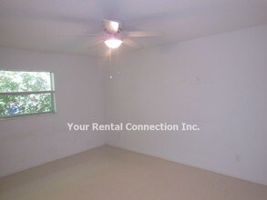 1207 Buddwood Rd in Lakeland, FL - Foto de edificio - Building Photo