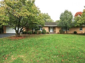 996 Castlegate Ct in Lake Forest, IL - Building Photo